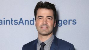 Ron Livingston - Biography, Height & Life Story | Super Stars Bio