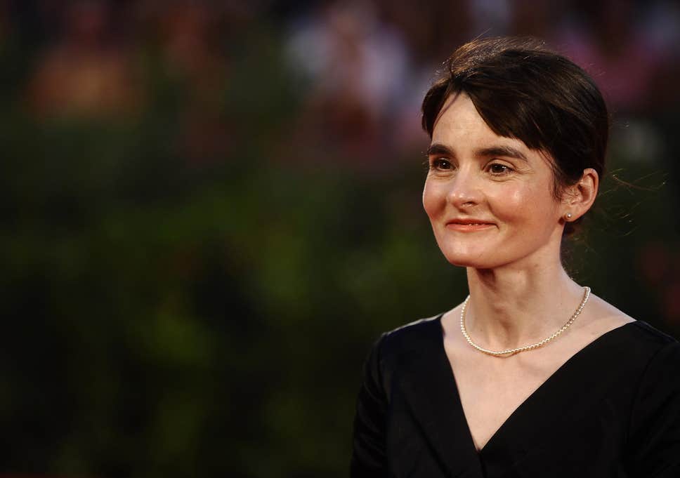 Shirley Henderson - Biography, Height & Life Story | Super Stars Bio