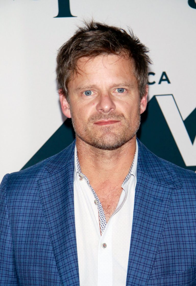 Steve Zahn - Biography, Height &amp; Life Story | Super Stars Bio