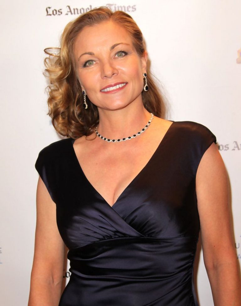 Theresa Russell - Biography, Height & Life Story | Super Stars Bio