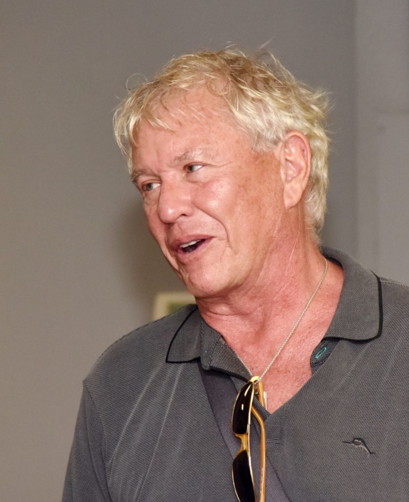 Tom Berenger - Biography, Height & Life Story | Super Stars Bio