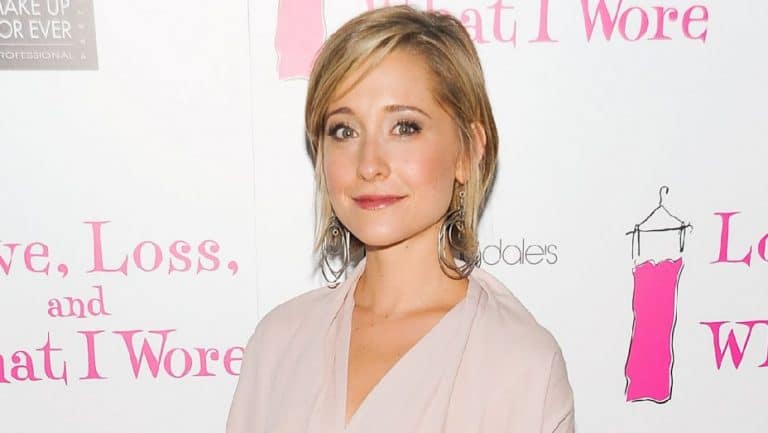 Allison Mack - Biography, Height & Life Story | Super Stars Bio