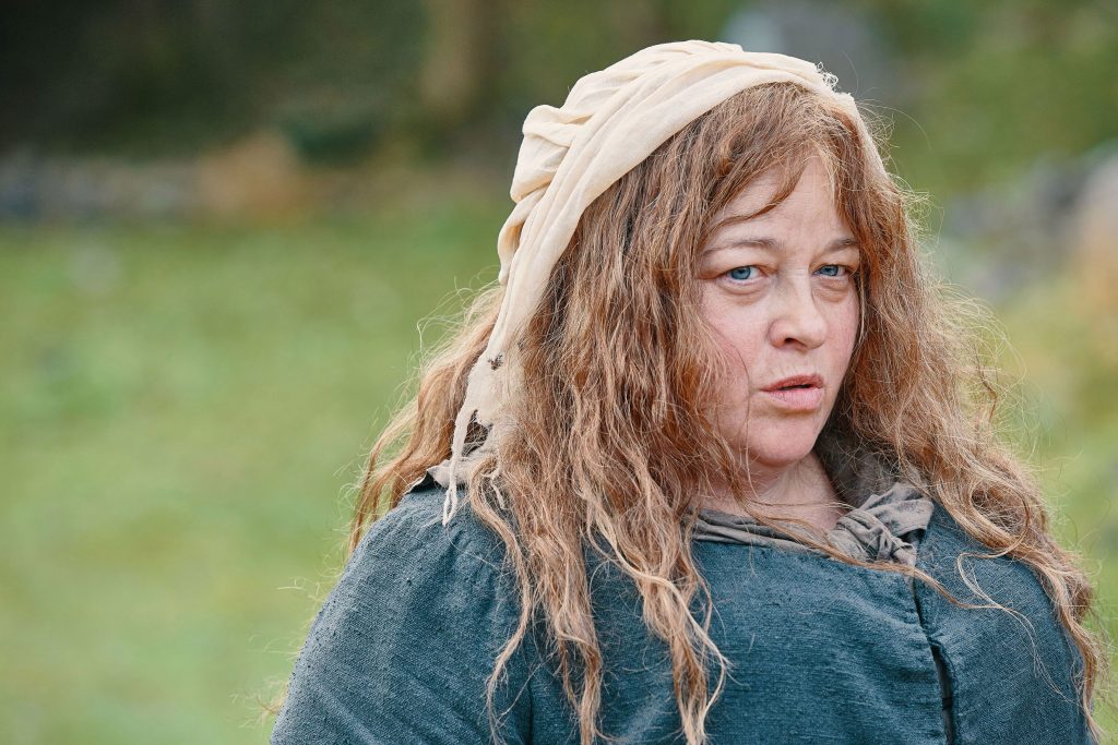 Beatie Edney Biography, Height & Life Story Super Stars Bio