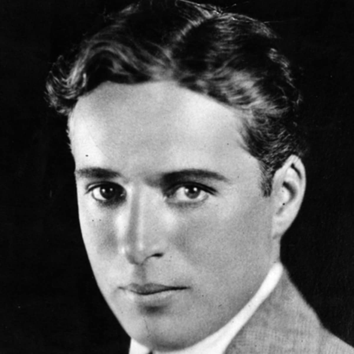 charlie chaplin biography video