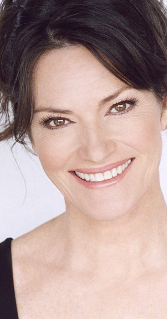 Chelsea Field Biography, Height & Life Story Super Stars Bio