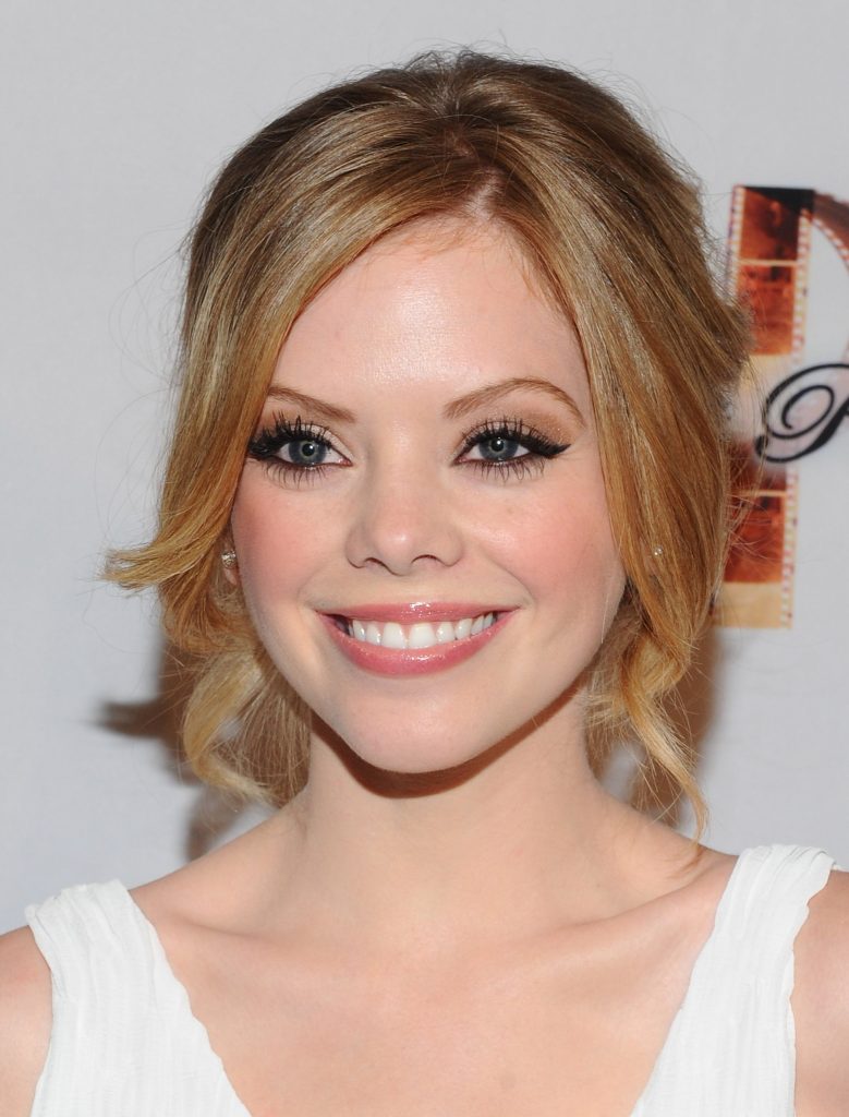 Dreama Walker - Biography, Height & Life Story | Super Stars Bio