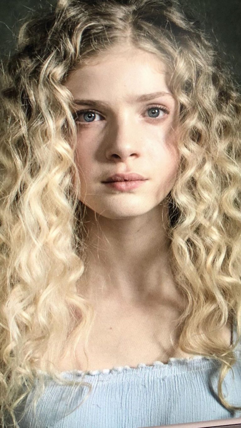 Elena Kampouris - Biography, Height & Life Story | Super Stars Bio