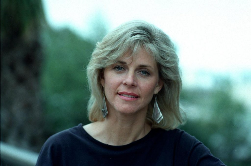 Lindsay Wagner - Biography, Height & Life Story | Super Stars Bio