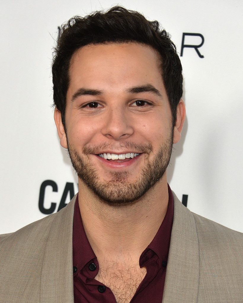 Skylar Astin - Biography, Height & Life Story | Super Stars Bio