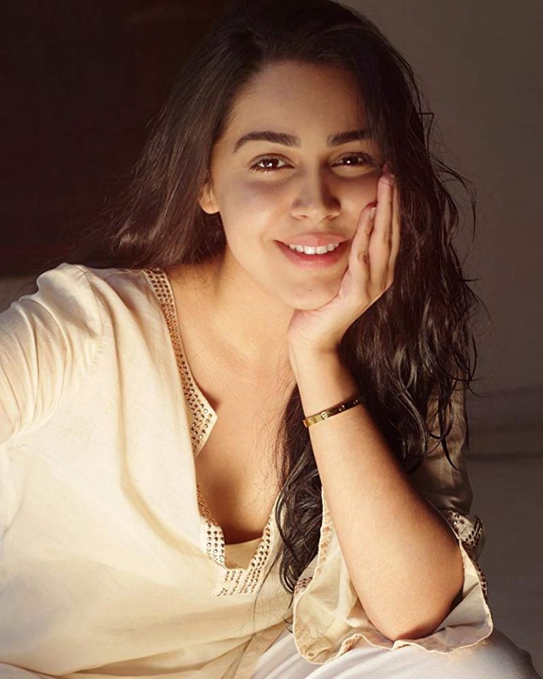 Naila Grewal Biography, Height & Life Story Super Stars Bio