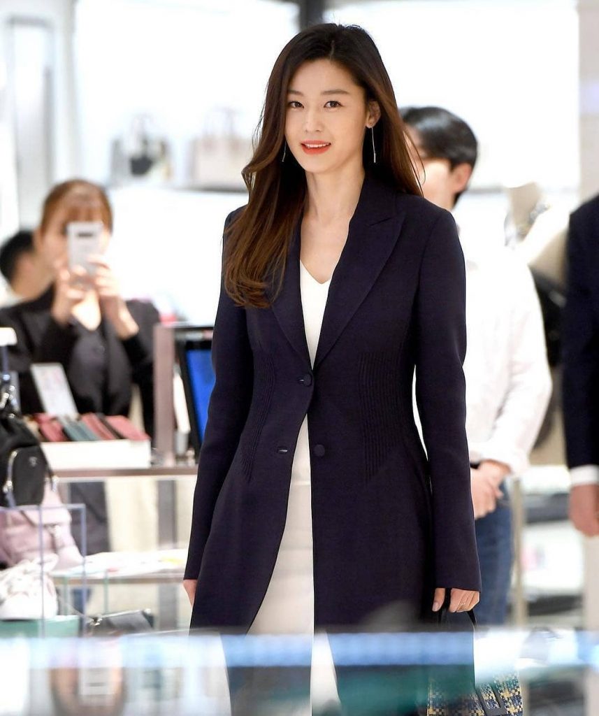 Jun Ji-hyun - Biography, Height & Life Story | Super Stars Bio