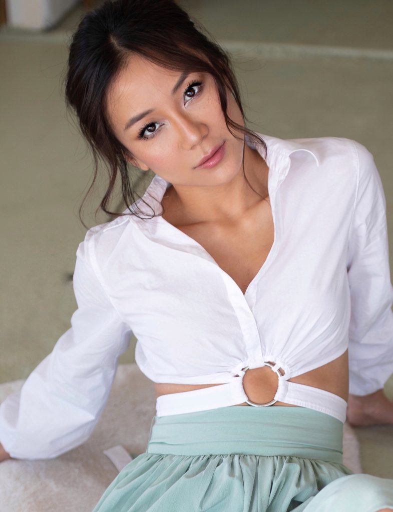 Angela Zhou - Biography, Height & Life Story | Super Stars Bio