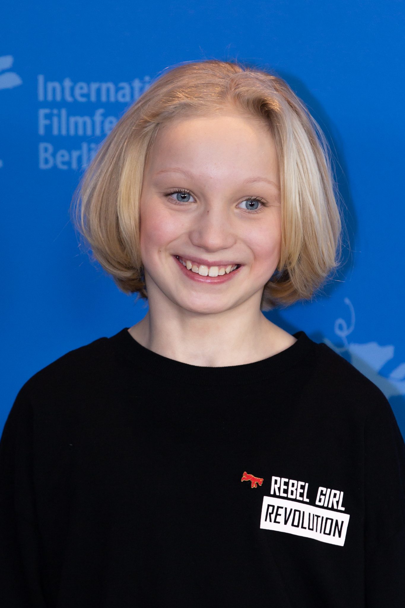 helena-zengel-biography-height-life-story-super-stars-bio