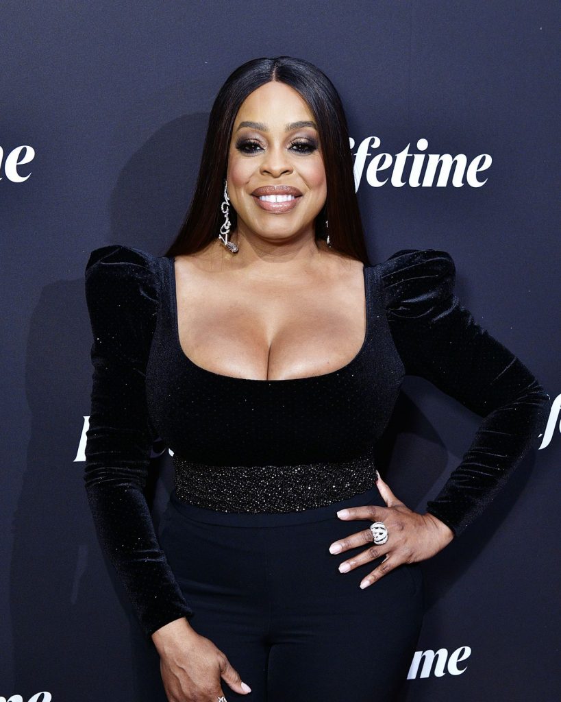 Niecy Nash Biography, Height & Life Story Super Stars Bio