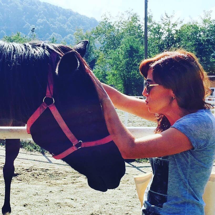 Handan Yildirim with a horse Instagram post
