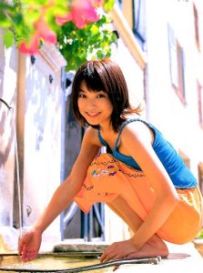 Rina Uchiyama singer