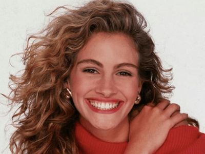 How tall is Julia Roberts - Super Stars Bio