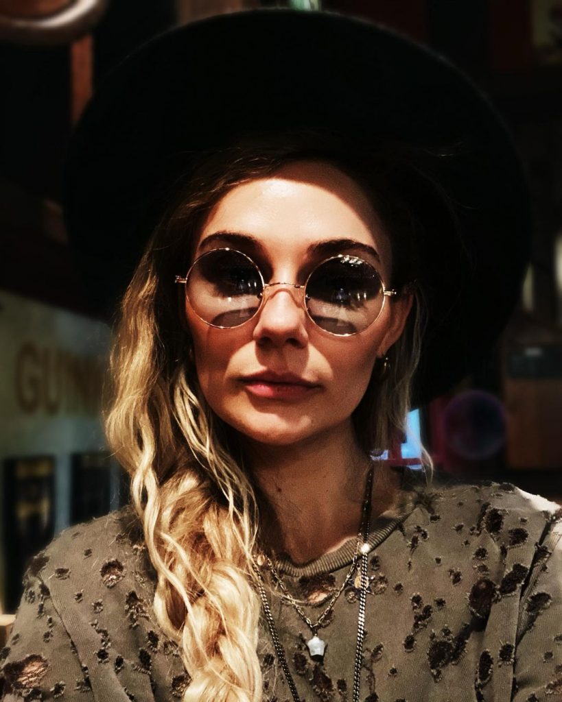 Clare Bowen Biography, Height & Life Story Super Stars Bio