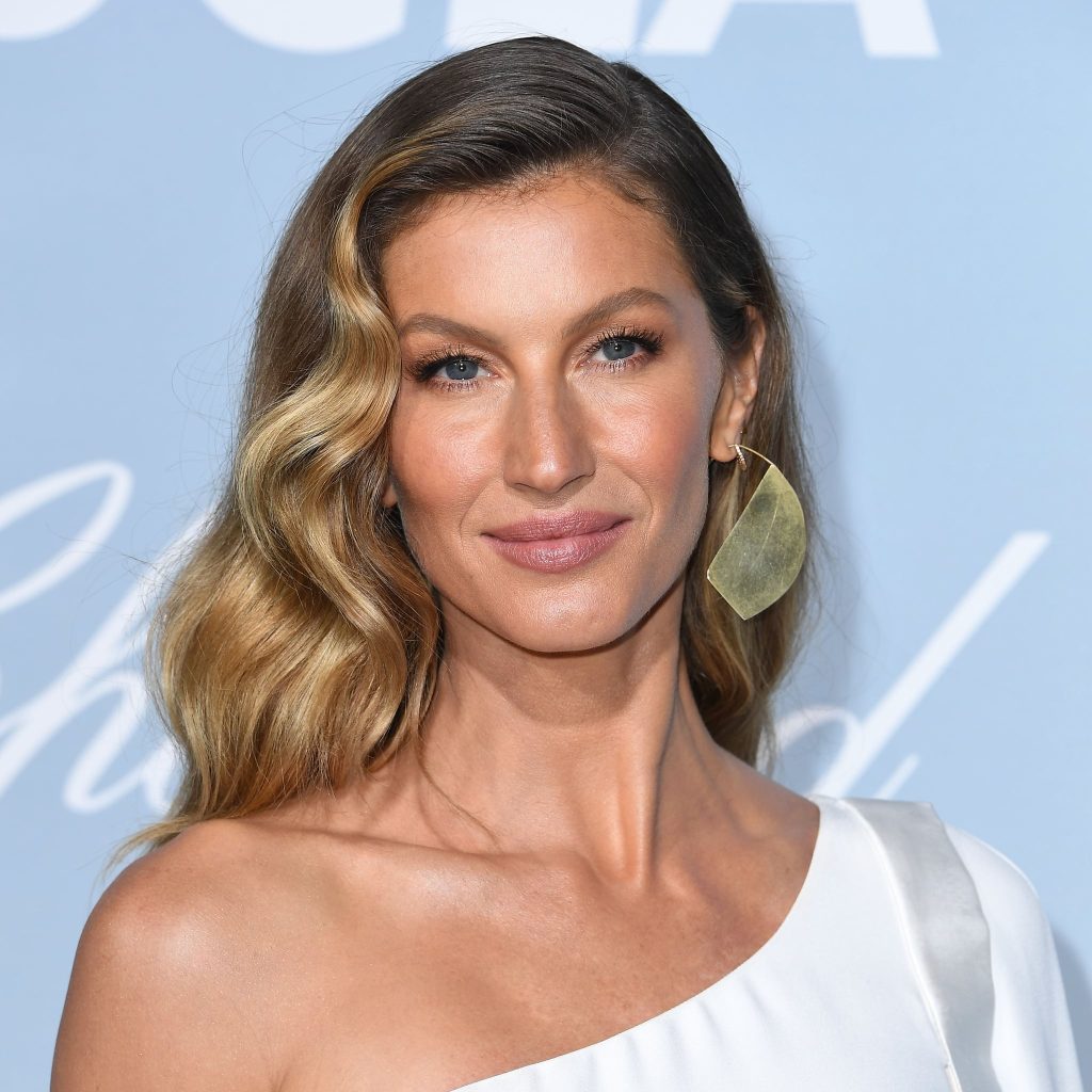 Gisele Bündchen - Biography, Height & Life Story | Super Stars Bio
