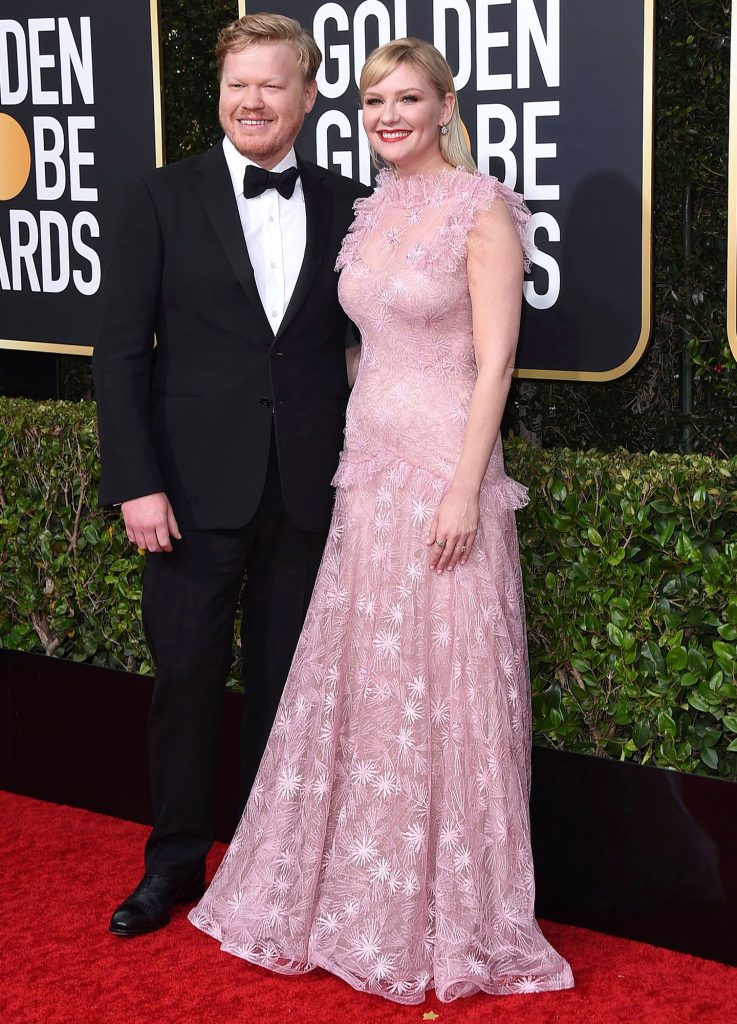 How tall is Kirsten Dunst - Super Stars Bio