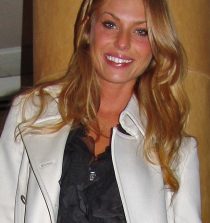 Caroline Bittencourt Model, Television Presenter