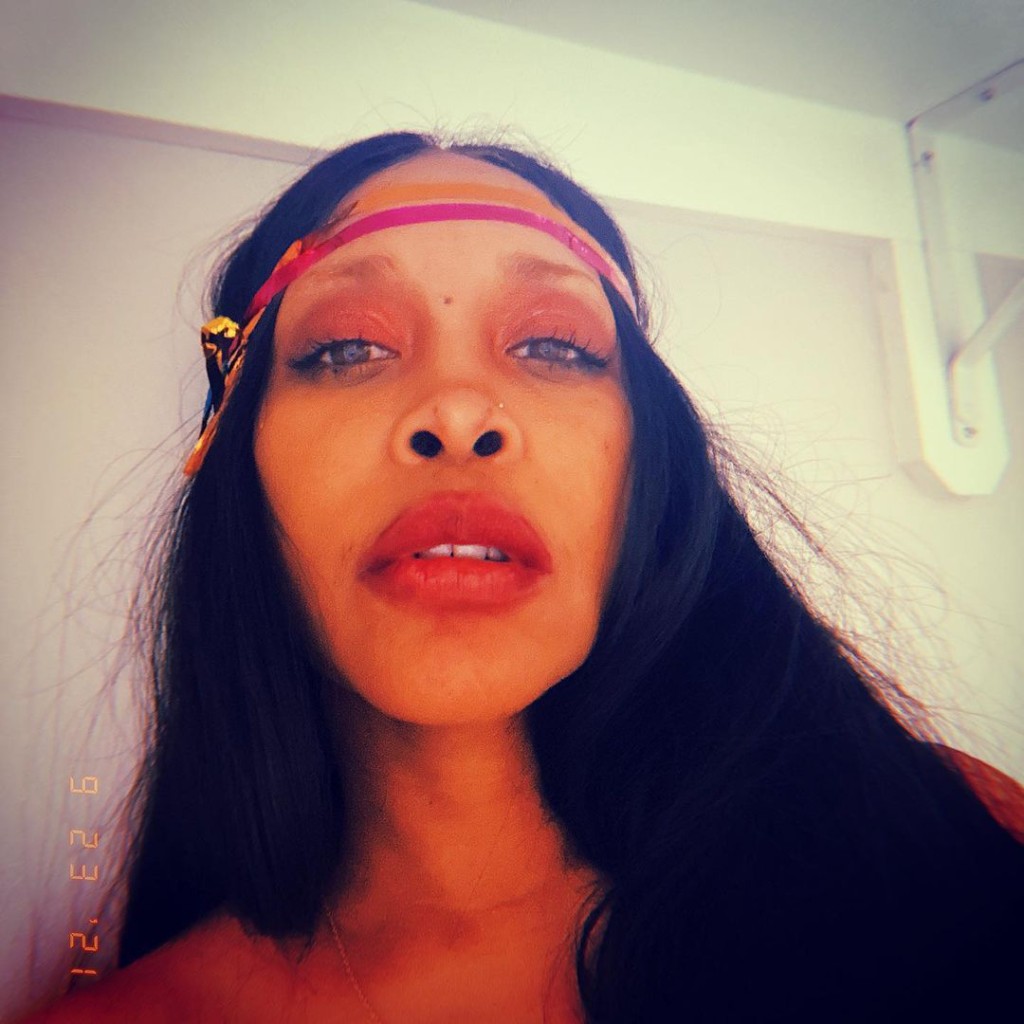 Erykah Badu - Biography, Height & Life Story | Super Stars Bio