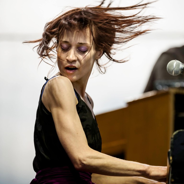 Fiona Apple - Biography, Height & Life Story | Super Stars Bio
