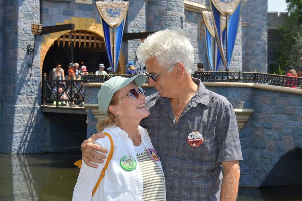 Linda Lavin - Biography, Height & Life Story | Super Stars Bio