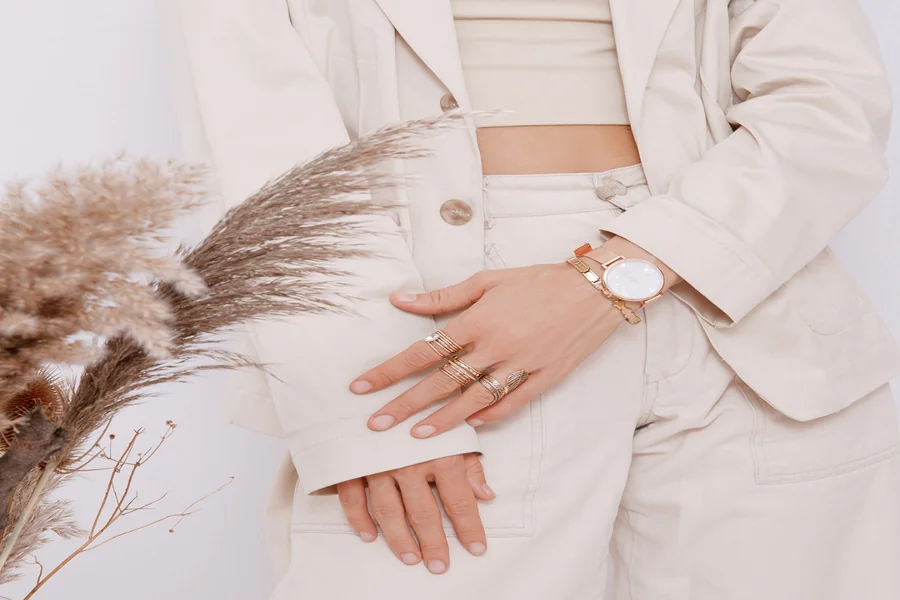 Finding the Perfect Finishing Touch How to Choose Jewelry for Your Acubi Outfits